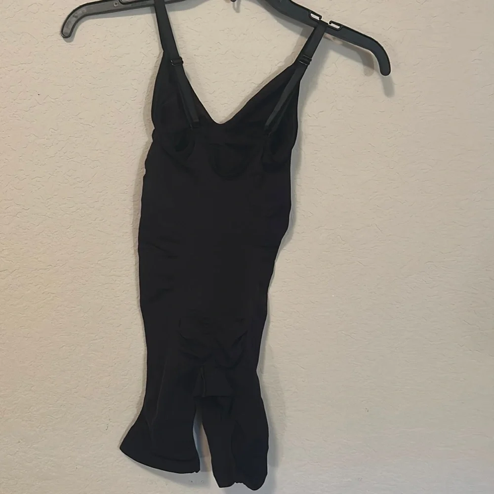SKIMS Sculpting Seamless Mid-Thigh NWOT Bodysuit 4X/5X